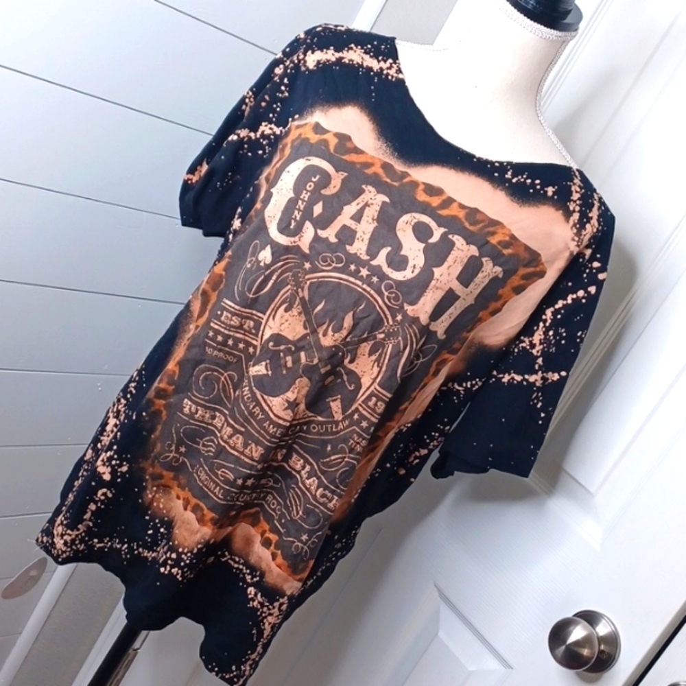 Off the shoulders bleached Johnny Cash Tee Size Small/Medium